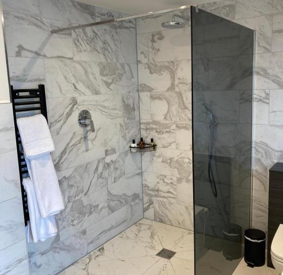 住宿加早餐  The Blind Bull