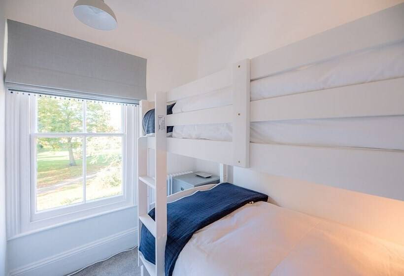 Bonheur, 16 Bartholomew Green, Southwold