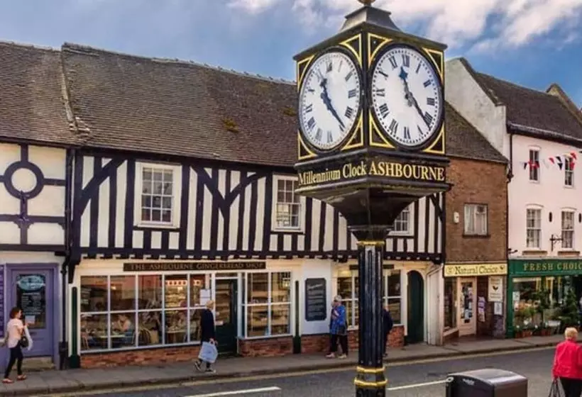 Cosy & Spacious Cottage In Scenic Village With Pub