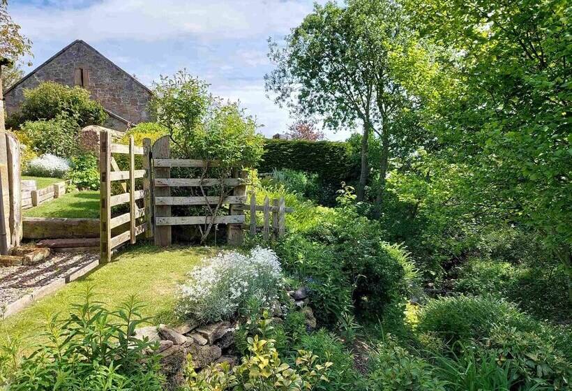 Cosy, Tranquil, Fully Equipped & Beautiful Garden