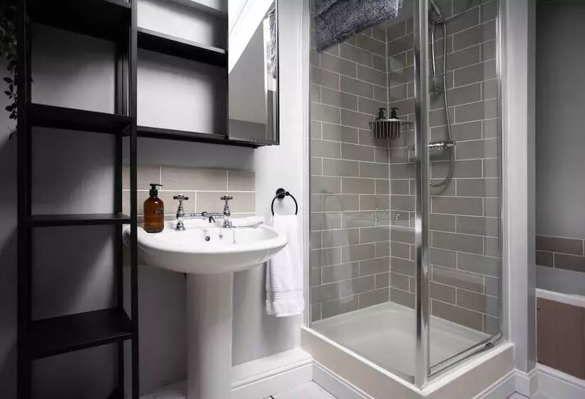 Cosy, Tranquil, Fully Equipped & Beautiful Garden