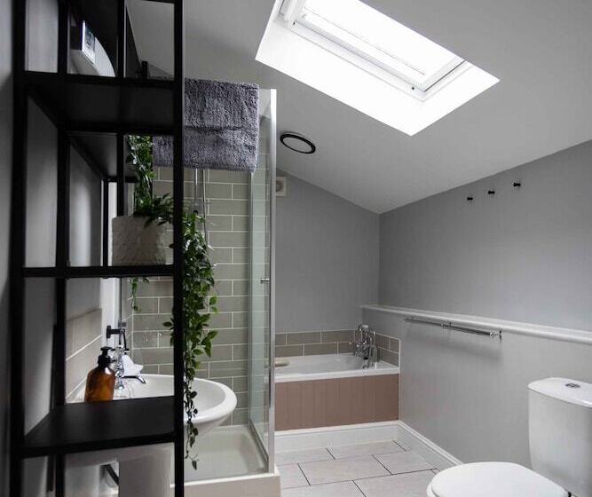 Cosy, Tranquil, Fully Equipped & Beautiful Garden