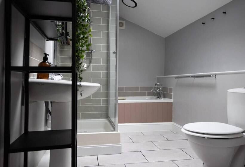 Cosy, Tranquil, Fully Equipped & Beautiful Garden