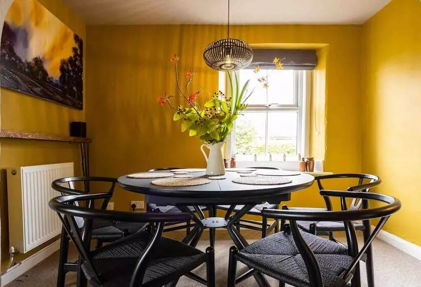 Cosy, Tranquil, Fully Equipped & Beautiful Garden