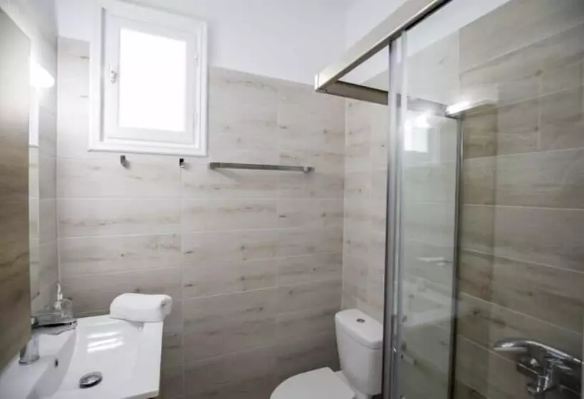 Eutuxia Rooms & Studios