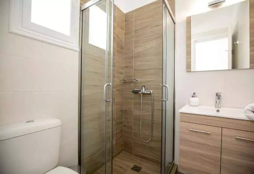 Eutuxia Rooms & Studios