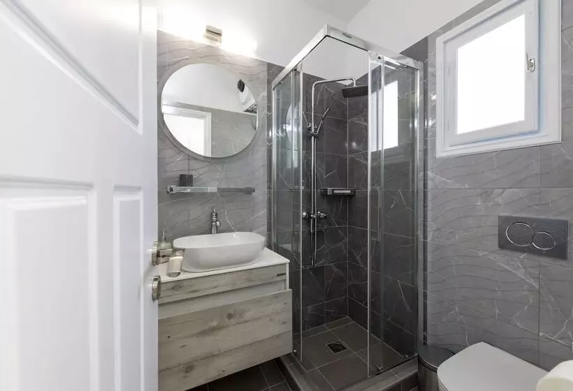 Eutuxia Rooms & Studios