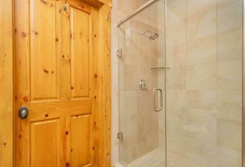 Glamping On The Mountain