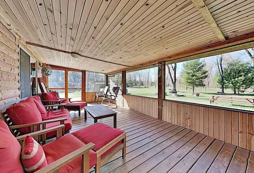 Hidden Forest Retreat