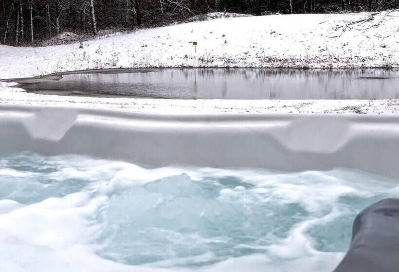 Hidden Forest Retreat