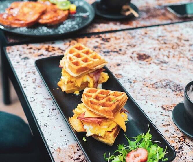 Отель Sexto By Icono