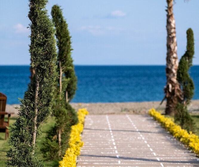 فندق Assos Troy Beach