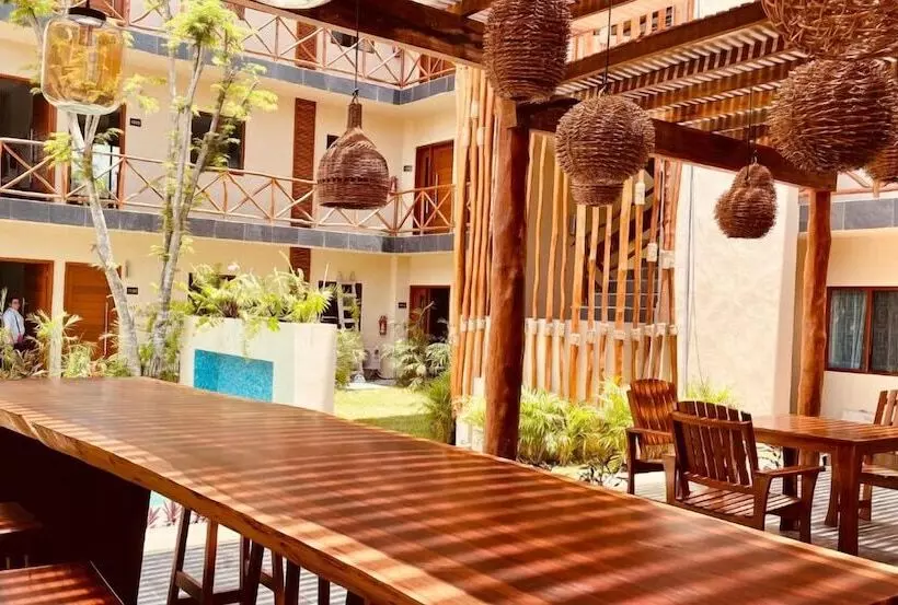 Hotelli Manglar Suites