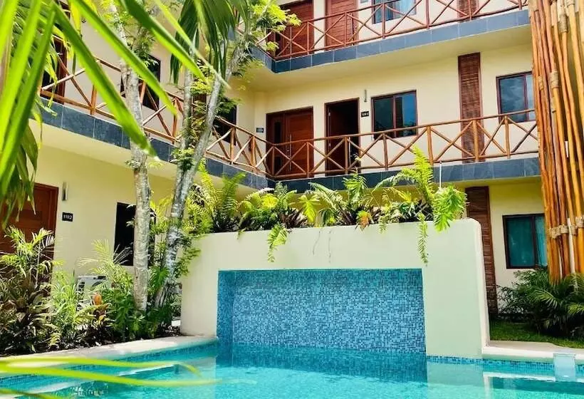 Hotelli Manglar Suites