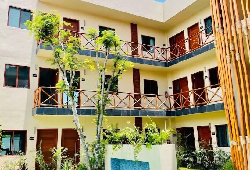 Hotelli Manglar Suites