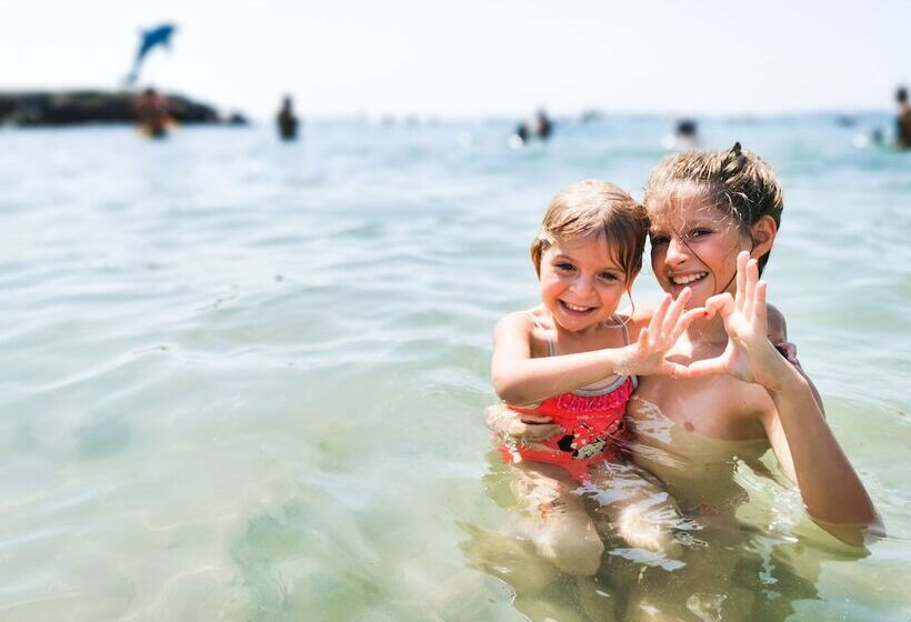 בית מלון כפרי Marty S Beachfront Apartments