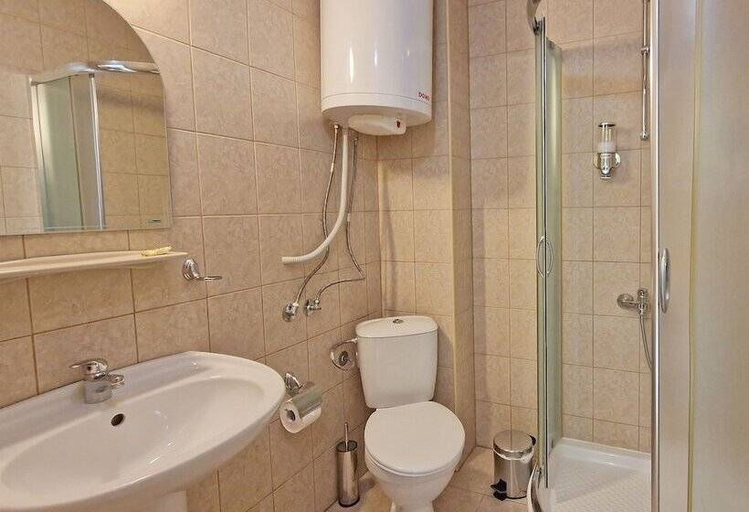 בית מלון כפרי Marty S Beachfront Apartments