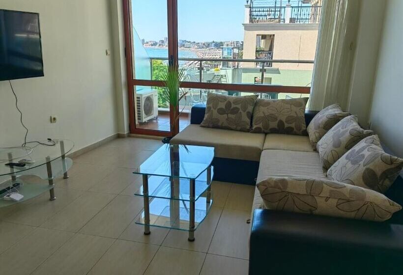 בית מלון כפרי Marty S Beachfront Apartments