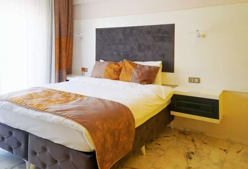 Hotelli Palmera Beach