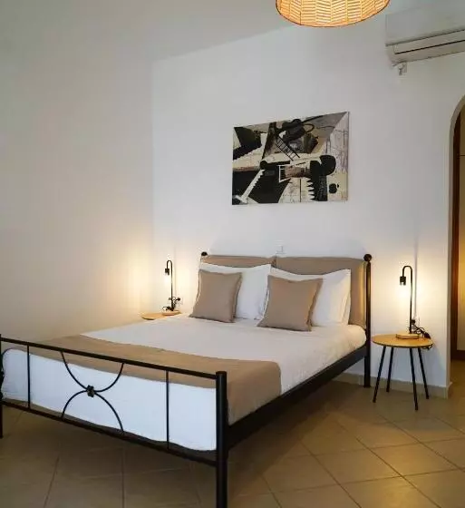 Hotelli White Curves