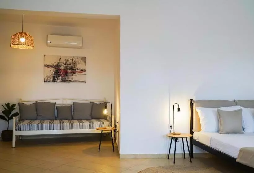 Hotelli White Curves