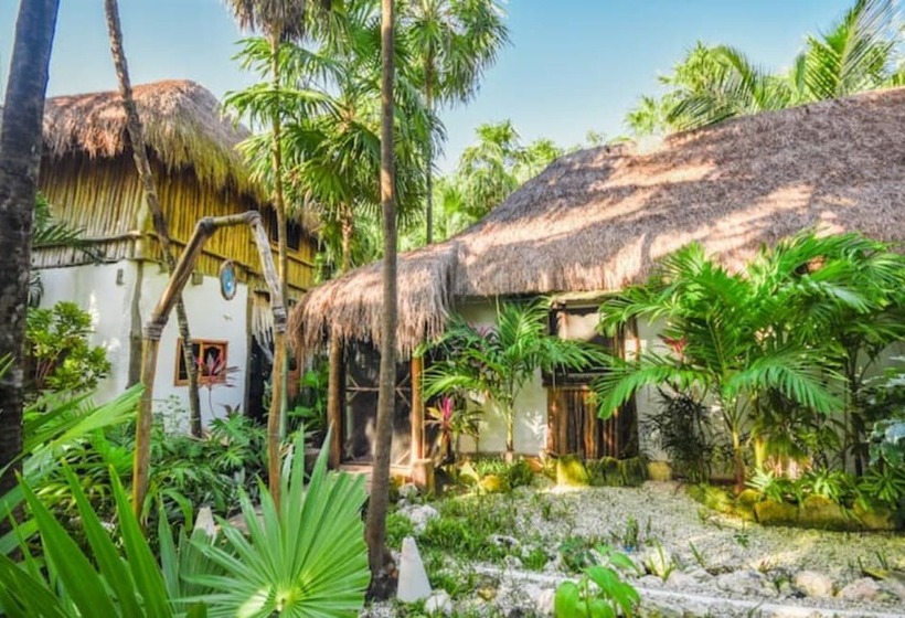 Hotelli Yaxchen Tulum Cabanas & Cenote