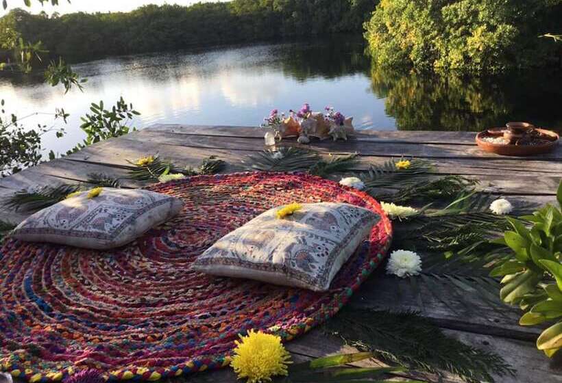 Hotelli Yaxchen Tulum Cabanas & Cenote