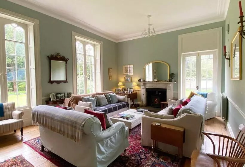 ペンション Chillingham Manor