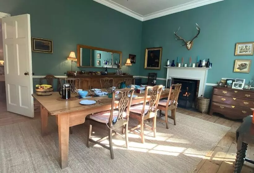 ペンション Chillingham Manor