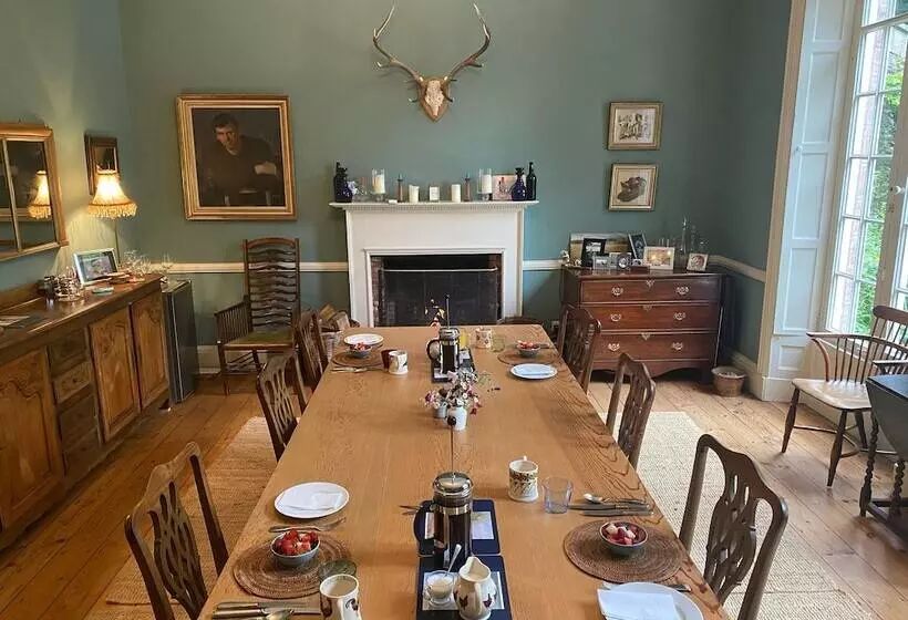 ペンション Chillingham Manor