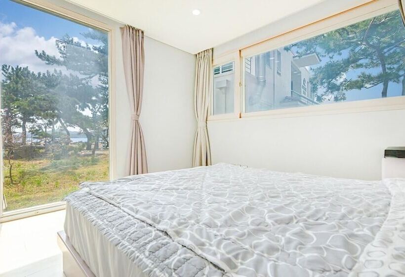 Pensione Taean Ayana Ocean Place