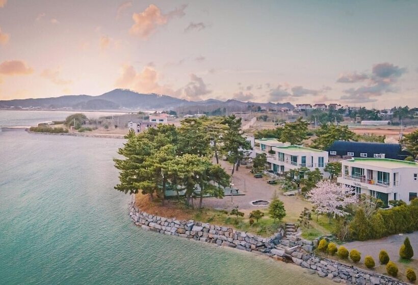 Pensione Taean Ayana Ocean Place