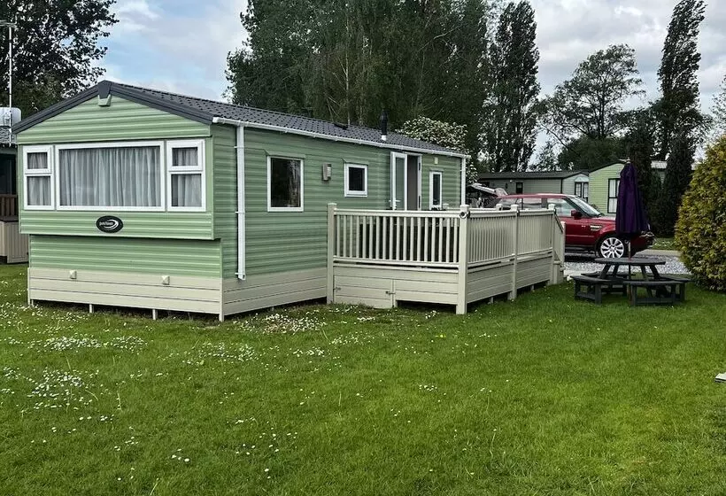 Relaxing And Quiet Holiday Cabin, Sleeps 4