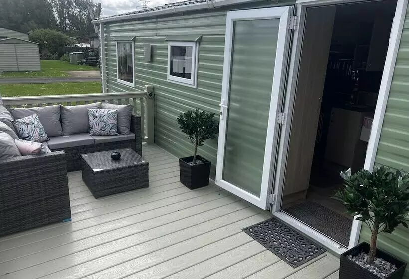 Relaxing And Quiet Holiday Cabin, Sleeps 4