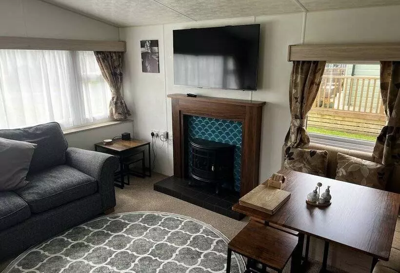 Relaxing And Quiet Holiday Cabin, Sleeps 4