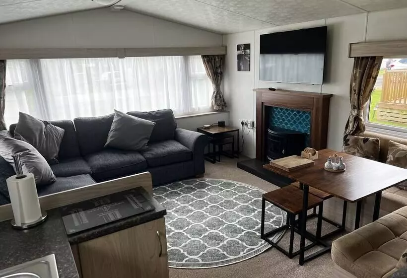 Relaxing And Quiet Holiday Cabin, Sleeps 4