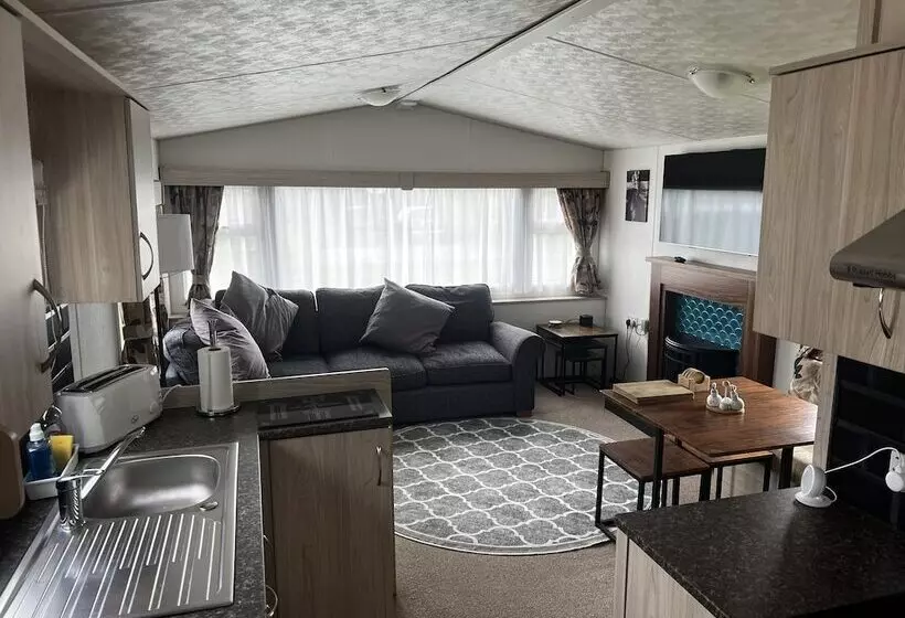 Relaxing And Quiet Holiday Cabin, Sleeps 4