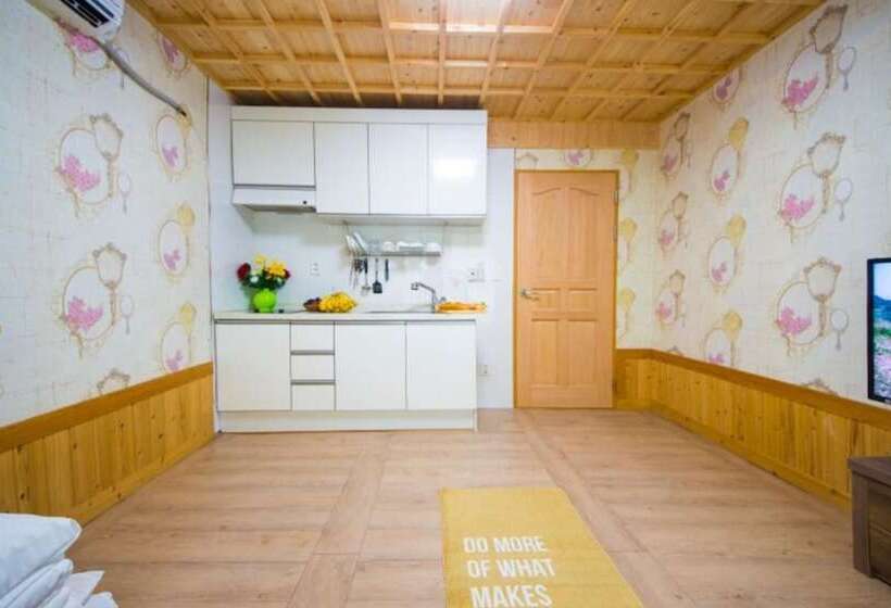 Suncheon Bay Minsok Hanok Pension