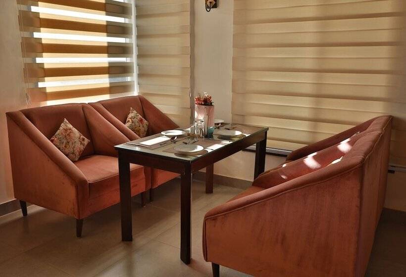 The Hotel Js Souvenir