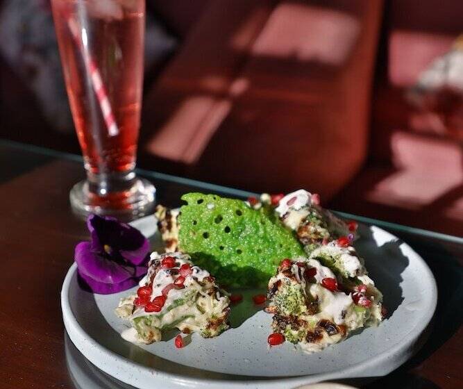 The Hotel Js Souvenir