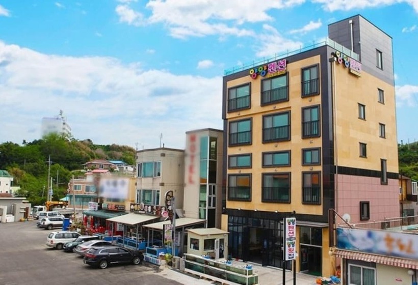 Yangyang Yangyang Pension