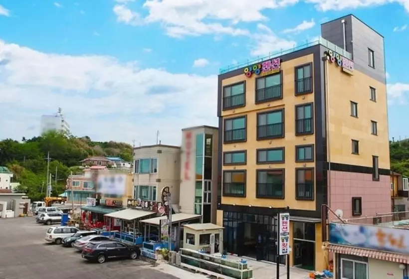 Yangyang Yangyang Pension