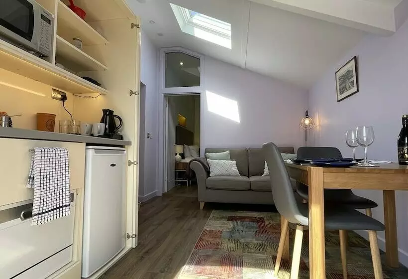 تختخواب و صبحانه Moorview House