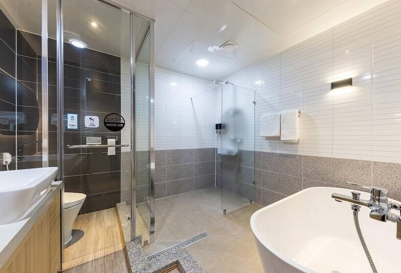 Boeun Malti Self Check In Motel