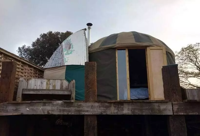 Bembridge Harbour Yurt   Log Burner   Wifi