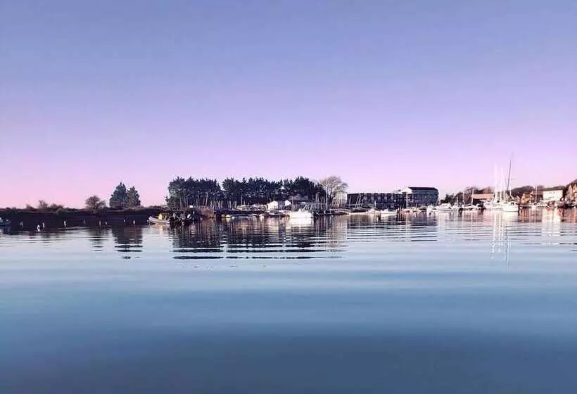 Bembridge Harbour Yurt   Log Burner   Wifi