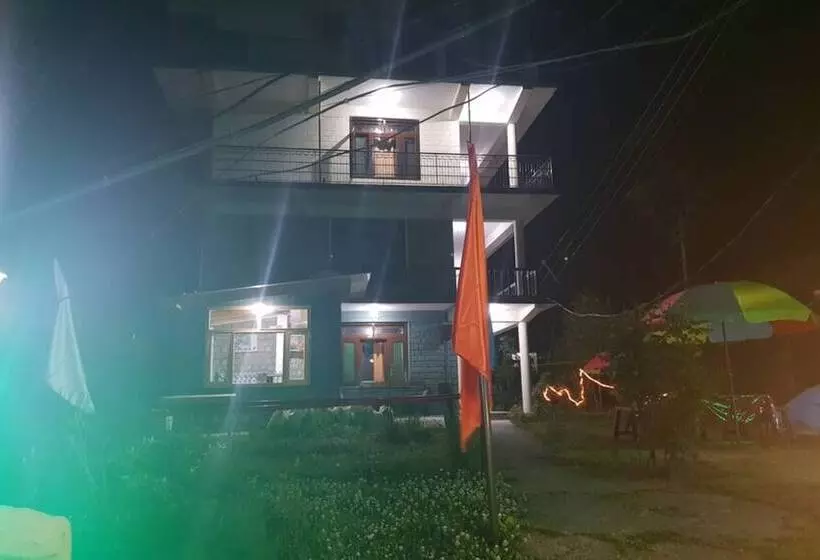 هتل Goroomgo Aby S Hut Manali
