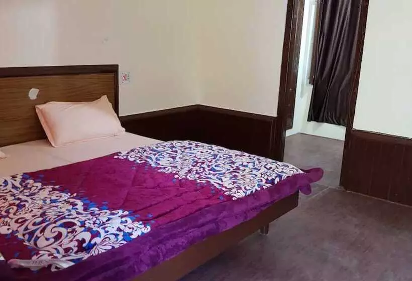 هتل Goroomgo Aby S Hut Manali