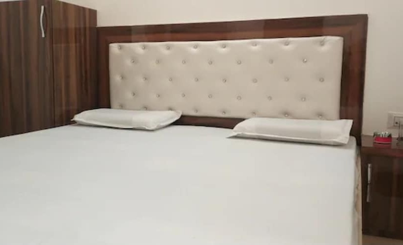 هتل Goroomgo Double Tree Ghaziabad