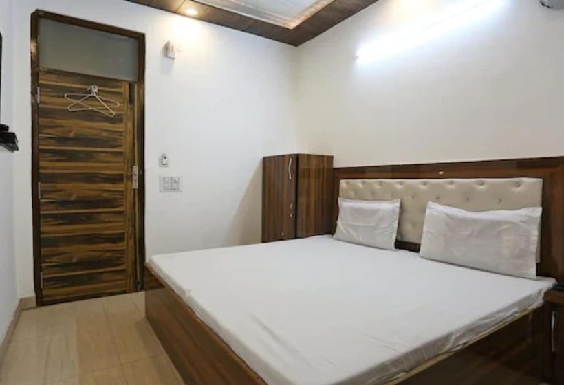 هتل Goroomgo Double Tree Ghaziabad